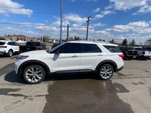 White Metallic 2021 Ford Explorer Platinum