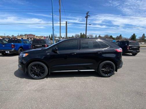 Black Metallic 2022 Ford Edge ST Line