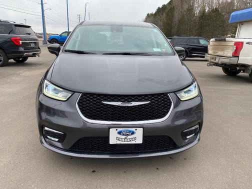 2023 Chrysler Pacifica Touring-L