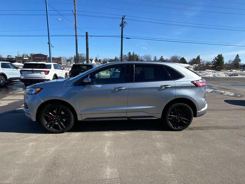 2022 Ford Edge ST