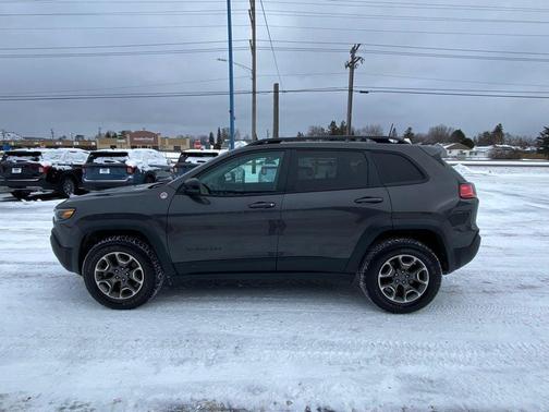 2022 Jeep Cherokee Trailhawk