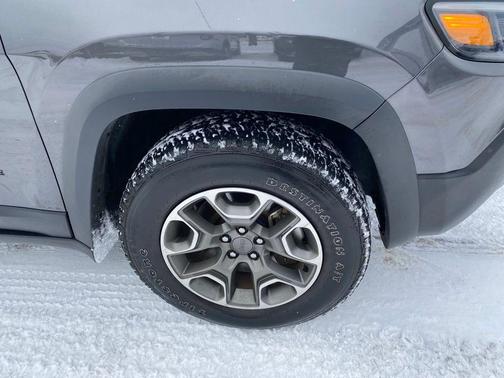 2022 Jeep Cherokee Trailhawk