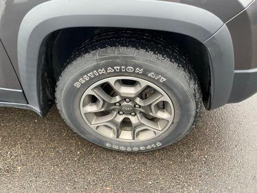 2020 Jeep Cherokee Trailhawk