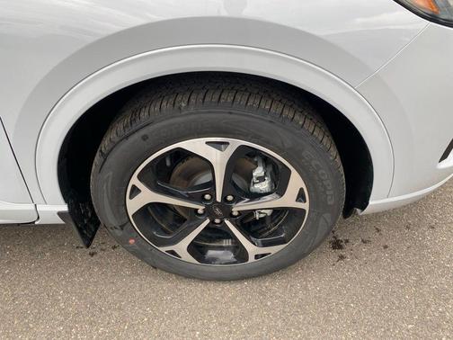 2025 Ford Escape ST-Line Elite