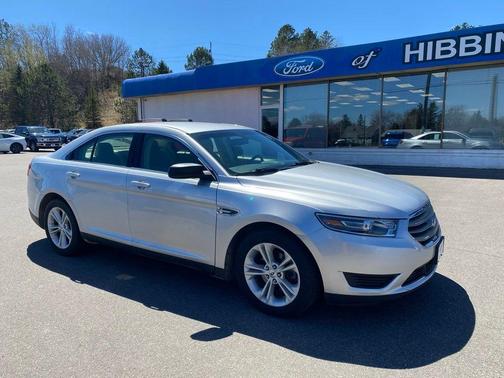 Ingot Silver 2018 Ford Taurus SE
