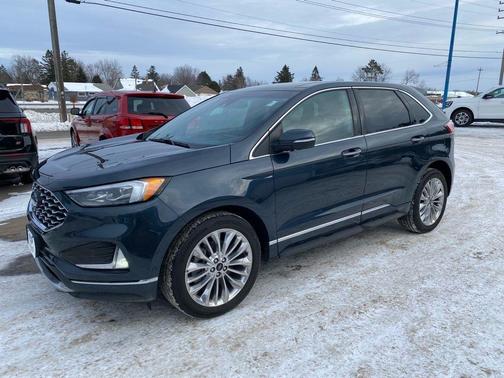 2022 Ford Edge Titanium