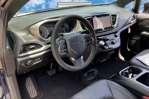 2025 Chrysler Pacifica L