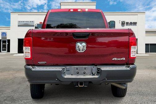 2022 RAM 2500 Tradesman Crew Cab 4x4 8' Box