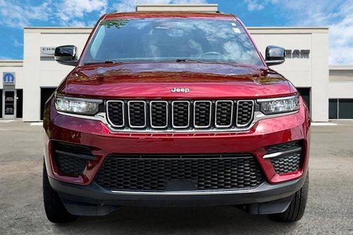 2024 Jeep Grand Cherokee Laredo