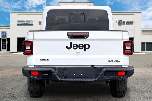 2026 Jeep Gladiator Sahara 4x4