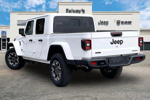 2026 Jeep Gladiator Sahara 4x4