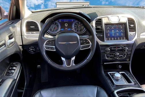 2017 Chrysler 300 Limited