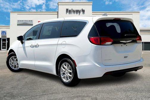 2026 Chrysler Voyager LX