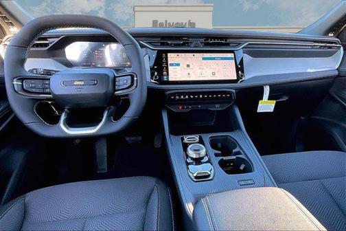 2026 Jeep Cherokee Laredo 4x4