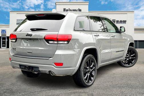 2022 Jeep Grand Cherokee Laredo