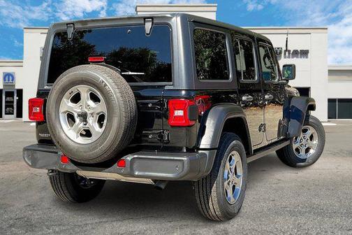 Black Clearcoat 2021 Jeep Wrangler Unlimited Freedom 4x4