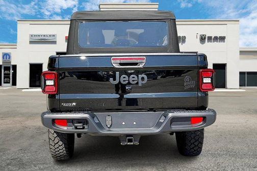 2025 Jeep Gladiator Willys