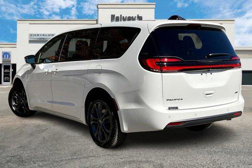 2026 Chrysler Pacifica L