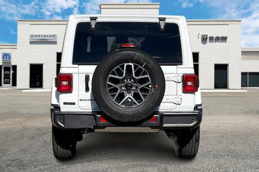 2025 Jeep Wrangler 4-Door Sahara 4x4