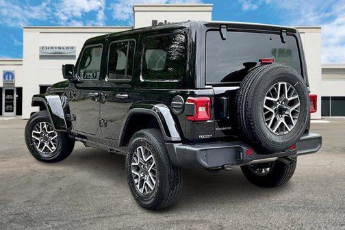 2025 Jeep Wrangler 4-Door Sahara 4x4