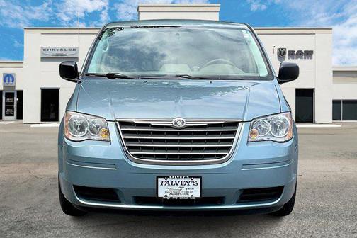 2010 Chrysler Town & Country LX