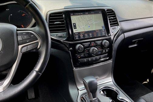 2022 Jeep Grand Cherokee Laredo