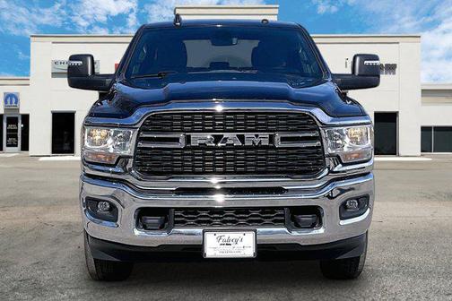 Diamond Black Crystal Pearlcoat 2024 RAM 2500 Big Horn Crew Cab 4x4 6'4' Box