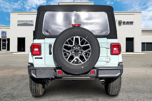 2024 Jeep Wrangler 4-Door Sahara 4x4