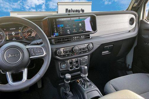 2024 Jeep Wrangler 4-Door Sahara 4x4