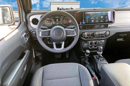 2024 Jeep Wrangler 4-Door Sahara 4x4