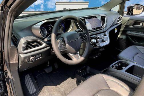 2025 Chrysler Pacifica L