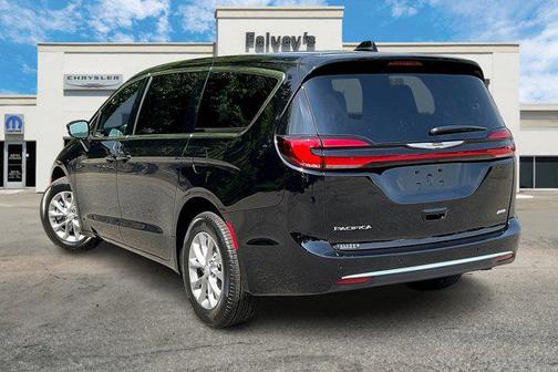 2025 Chrysler Pacifica L