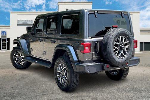 2025 Jeep Wrangler 4-Door Sahara 4x4