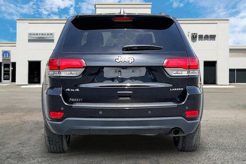 2020 Jeep Grand Cherokee Laredo