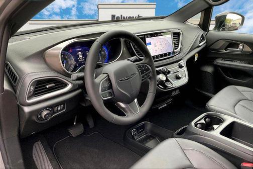 2025 Chrysler Pacifica L