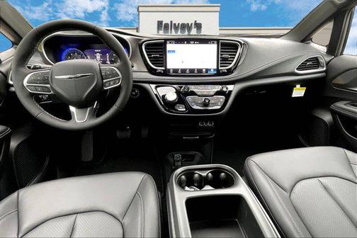 2025 Chrysler Pacifica L
