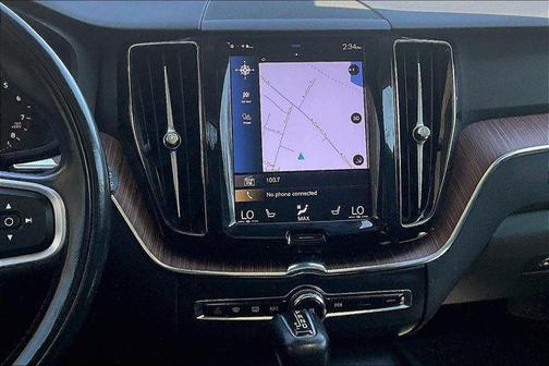2021 Volvo XC60 T5 Momentum