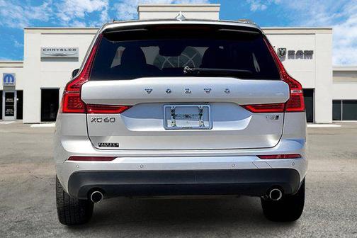 2021 Volvo XC60 T5 Momentum