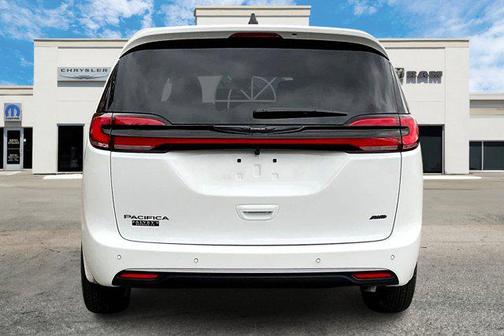 2026 Chrysler Pacifica L