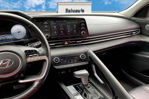 2021 Hyundai ELANTRA SEL