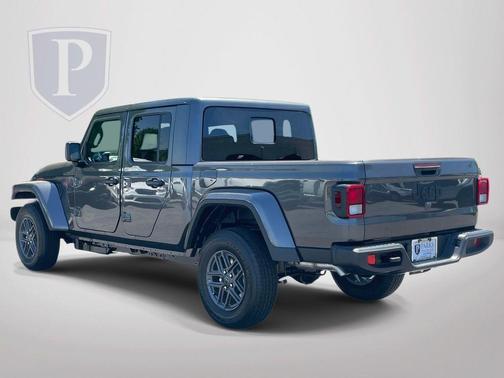 Granite Crystal Clearcoat Metallic 2026 Jeep Gladiator Sport