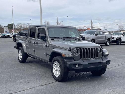 2021 Jeep Gladiator Sport