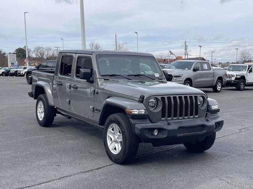 2021 Jeep Gladiator Sport