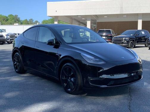 2024 Tesla Model Y Long Range