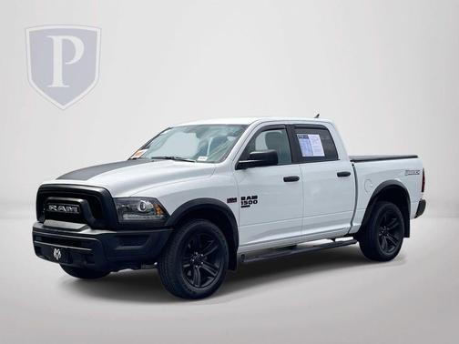 Bright White Clearcoat 2022 RAM 1500 Classic SLT