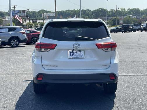 2018 Toyota Highlander SE