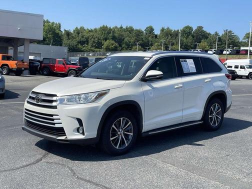 2018 Toyota Highlander SE