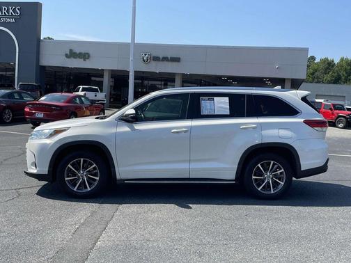2018 Toyota Highlander SE