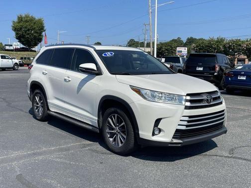 2018 Toyota Highlander SE