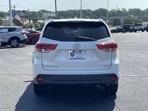 2018 Toyota Highlander SE